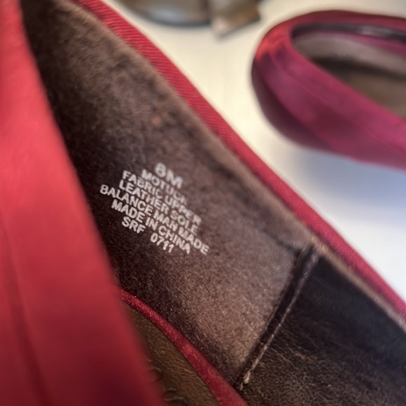 Mootsies Tootsies Burgundy Satin Pumps; sz. 8 - Picture 10 of 10